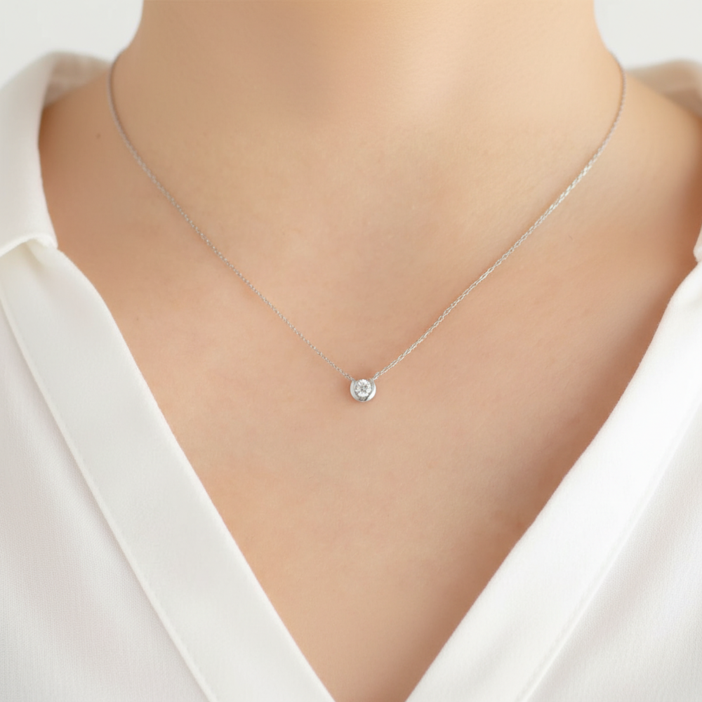 プラチナ ダイヤモンドネックレス 着画