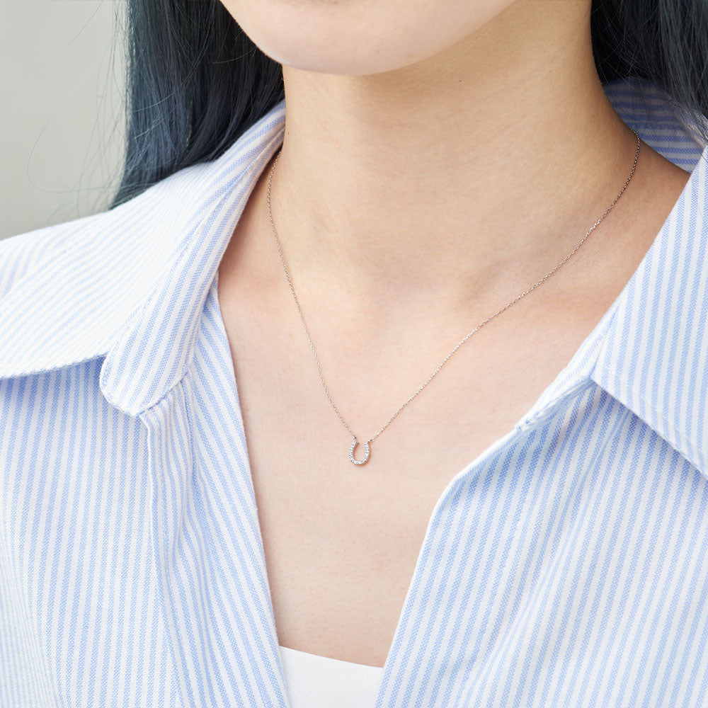 プラチナ ネックレス 馬蹄 ダイヤモンド 日本製 0.04ct ホースシューレディース Pt900/850 幸運 お守り ギフト