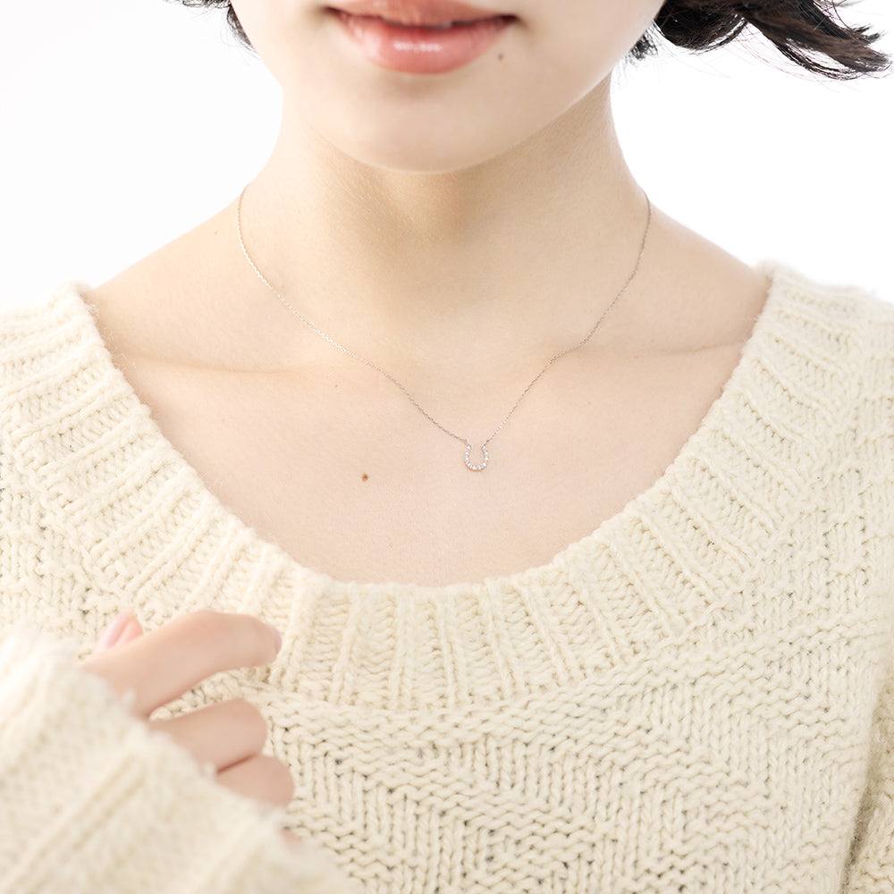 プラチナ ネックレス 馬蹄 ダイヤモンド 日本製 0.04ct ホースシューレディース Pt900/850 幸運 お守り ギフト