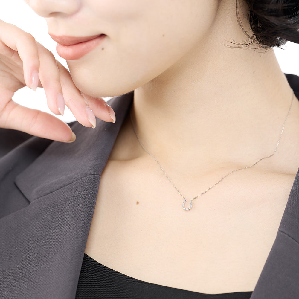 プラチナ ネックレス 馬蹄 ダイヤモンド 日本製 0.04ct ホースシューレディース Pt900/850 幸運 お守り ギフト