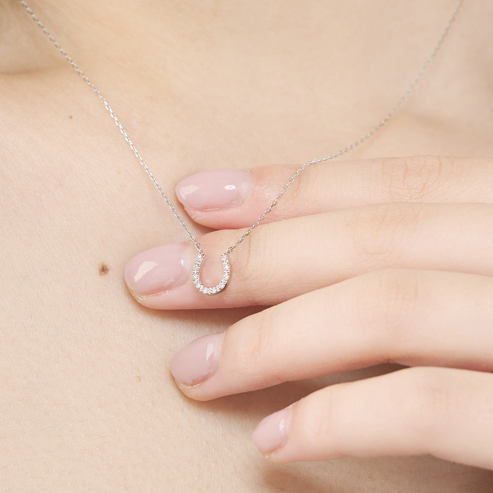 プラチナ ネックレス 馬蹄 ダイヤモンド 日本製 0.04ct ホースシューレディース Pt900/850 幸運 お守り ギフト