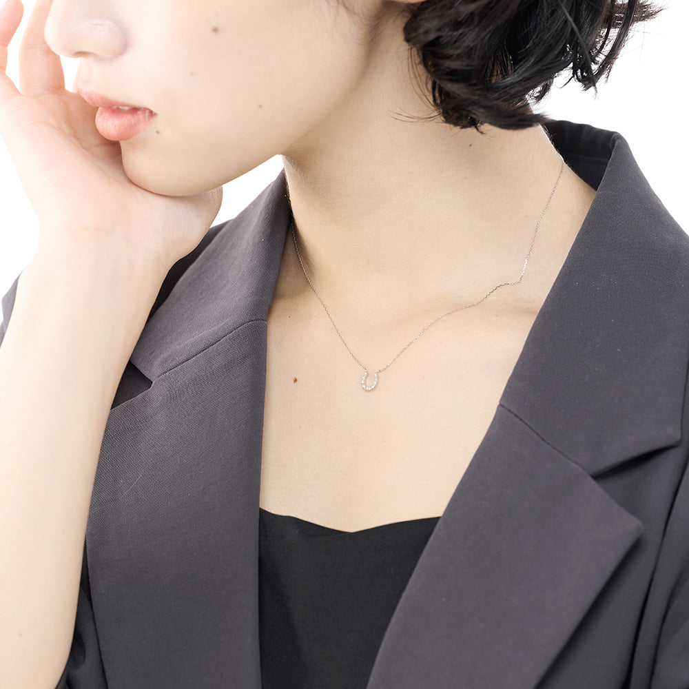 プラチナ ネックレス 馬蹄 ダイヤモンド 日本製 0.04ct ホースシューレディース Pt900/850 幸運 お守り ギフト